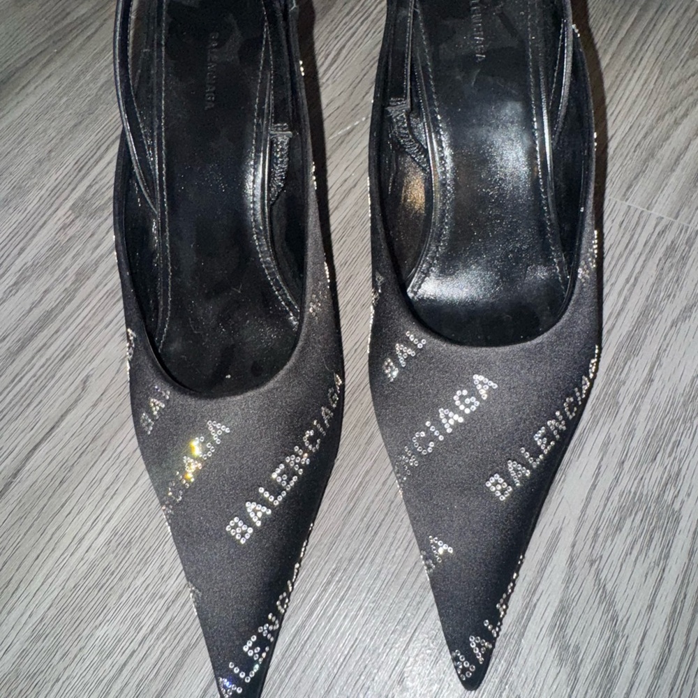 Balenciaga Women's Black Pointed Toe Shoes - Picture 2 of 7